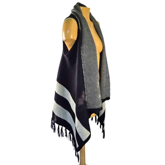 LA COALITION Open Front Sleevelessstripe Tassled Vest Shawl Black White Medium - Picture 1 of 12